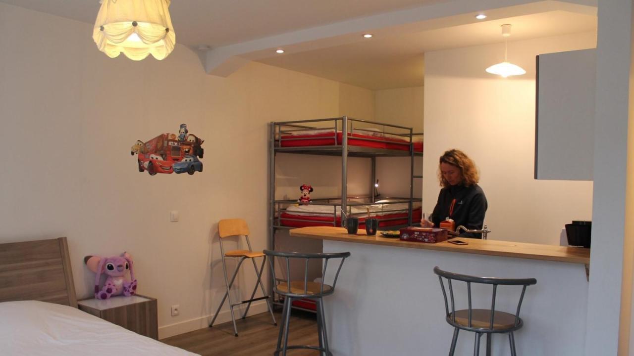 Gites Poirier Bazin Montry Esterno foto