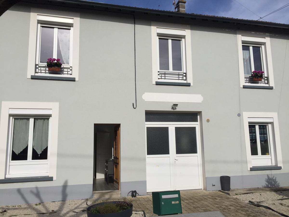 Gites Poirier Bazin Montry Esterno foto